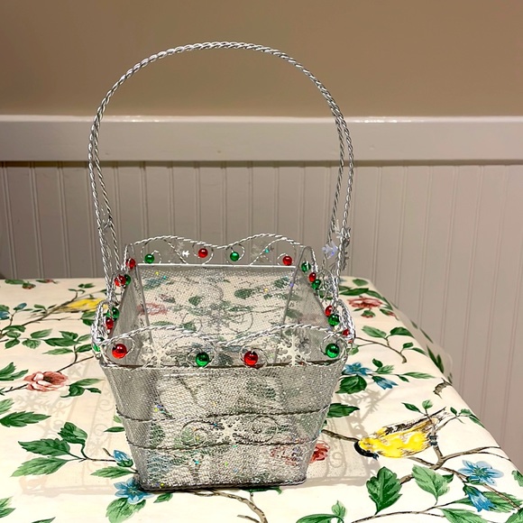 Sparkling Silver Wire Holiday Basket w Handle. Snowflakes, Green & Red Balls - Picture 3 of 9